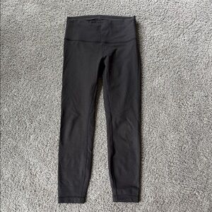 lululemon athletica 25 inch Wunder Train Black with a design High-Rise Leggings